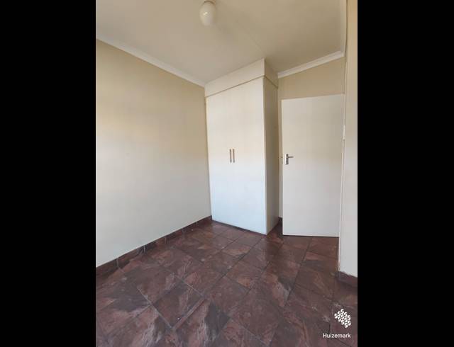 2 BEDROOM FLAT TO LET IN VAALPARK